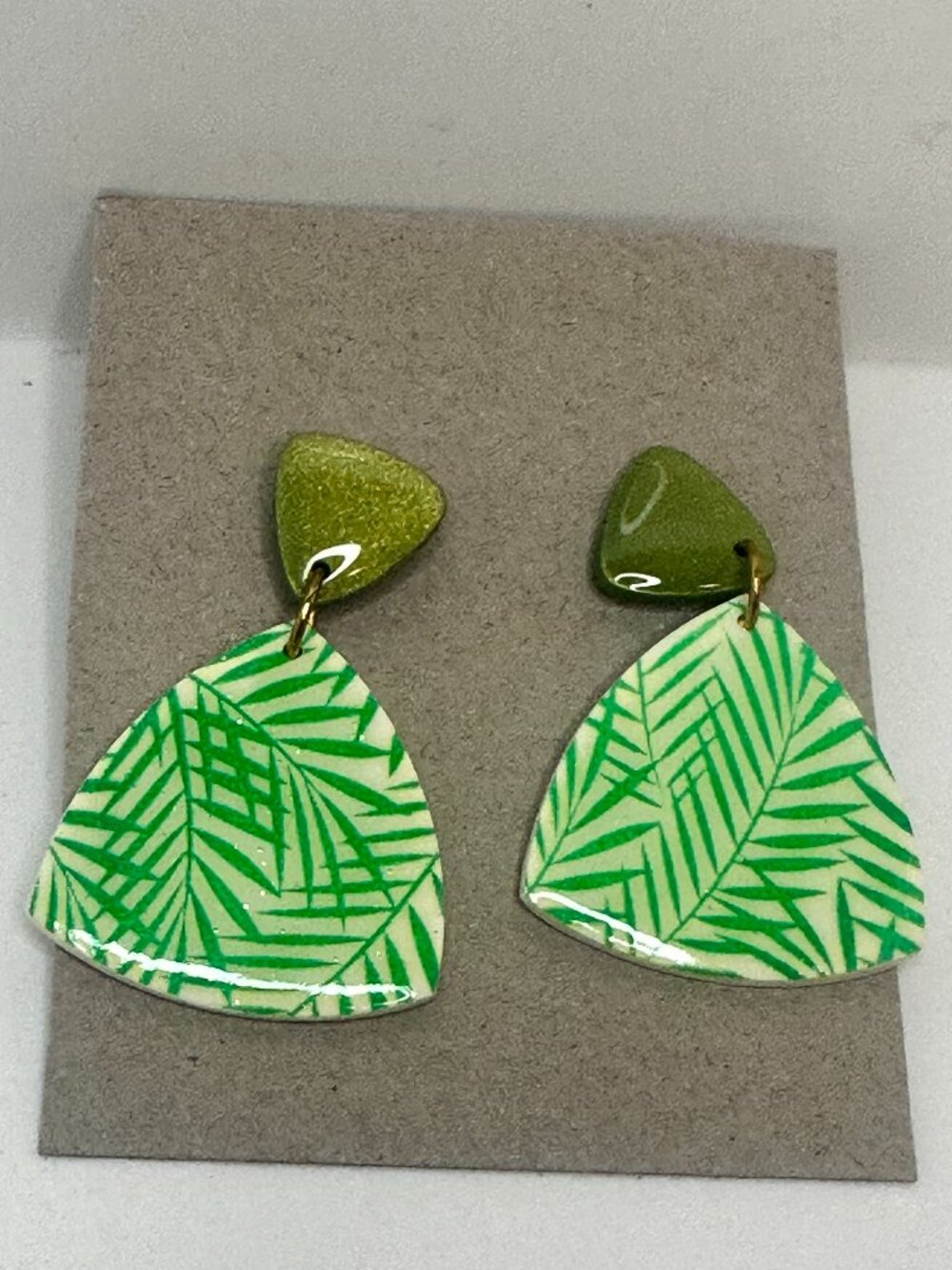 Green Tropical Leaf Dangle Earrings – Summer Vacation Beach Style